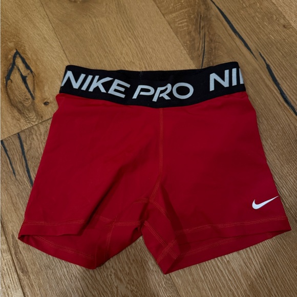 Women’s Nike Pro Red Shorts - Picture 1 of 2
